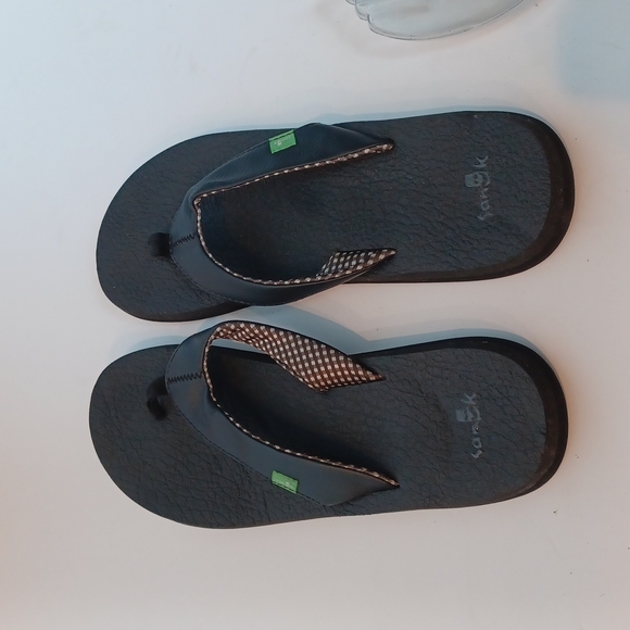 SANUK SANDALS - Picture 4 of 5